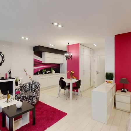 Pink Apartment Rydygiera 2A Tectum Apartments Wroclaw Exterior photo