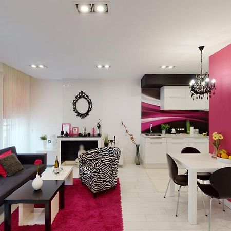 Pink Apartment Rydygiera 2A Tectum Apartments Wroclaw Exterior photo